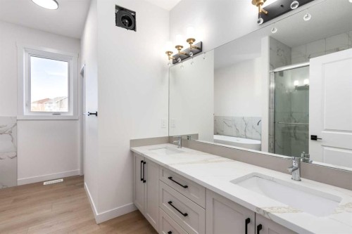 208 Monterey Bay Se, High River, AB - Indoor Photo Showing Bathroom