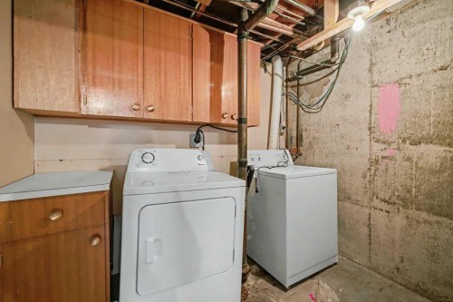 200 Van Horne Crescent Ne, Calgary, AB - Indoor Photo Showing Laundry Room