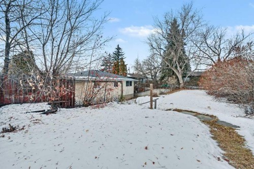 200 Van Horne Crescent Ne, Calgary, AB - Outdoor