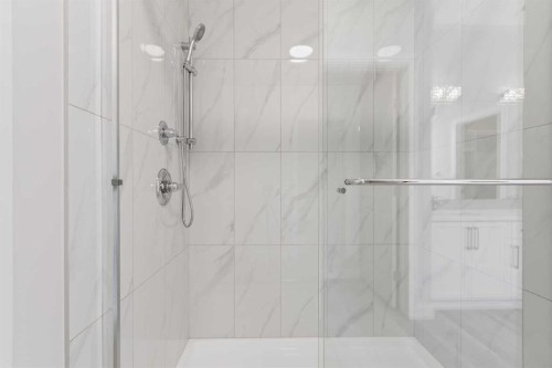 210 Monterey, High River, AB - Indoor Photo Showing Bathroom