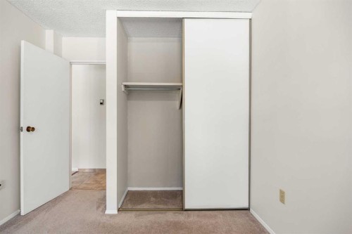 313-816 89 Avenue Sw, Calgary, AB - Indoor Photo Showing Other Room