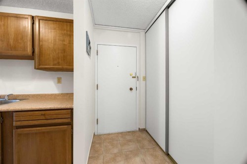 313-816 89 Avenue Sw, Calgary, AB - Indoor