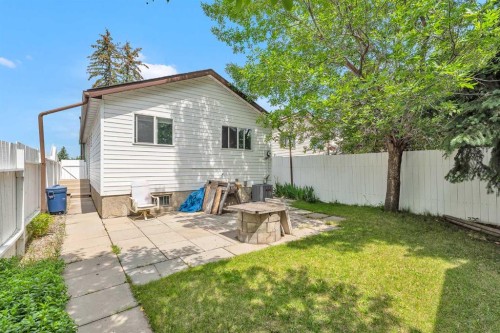 218 Pinemeadow Road Ne, Calgary, AB - Outdoor