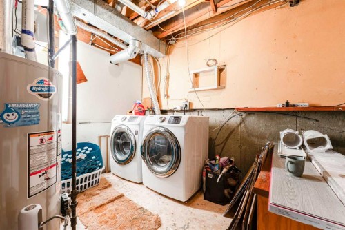 119 Falton Way Ne, Calgary, AB - Indoor Photo Showing Laundry Room