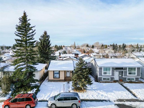 119 Falton Way Ne, Calgary, AB - Outdoor With Facade