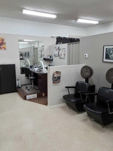 319 Main Street, Trochu, AB 