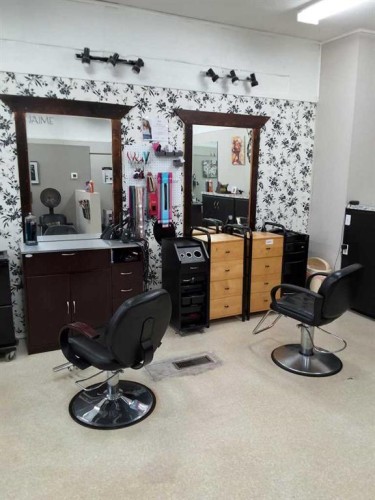 319 Main Street, Trochu, AB 
