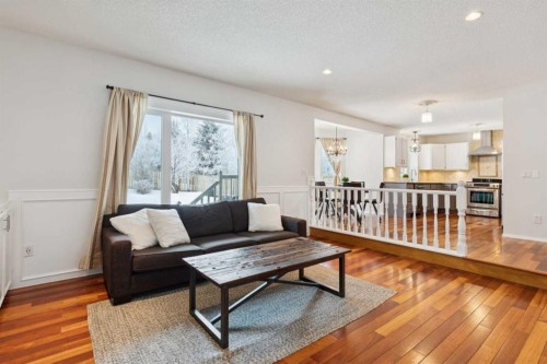2208 Sirocco Drive Sw, Calgary, AB - Indoor Photo Showing Living Room