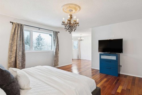 2208 Sirocco Drive Sw, Calgary, AB - Indoor Photo Showing Bedroom