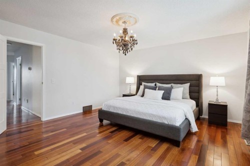 2208 Sirocco Drive Sw, Calgary, AB - Indoor Photo Showing Bedroom