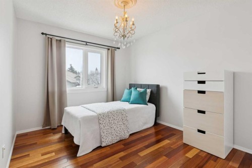 2208 Sirocco Drive Sw, Calgary, AB - Indoor Photo Showing Bedroom