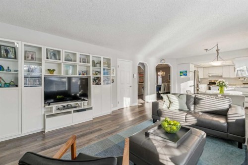 5945 Signal Ridge Heights Sw, Calgary, AB - Indoor Photo Showing Living Room