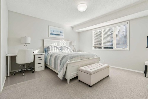 5945 Signal Ridge Heights Sw, Calgary, AB - Indoor Photo Showing Bedroom