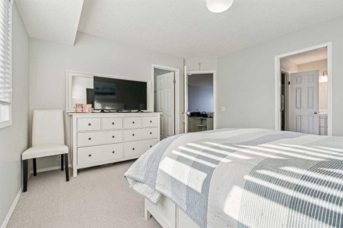 5945 Signal Ridge Heights Sw, Calgary, AB - Indoor Photo Showing Bedroom