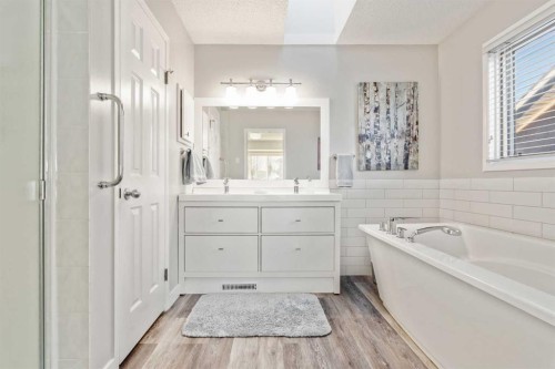 5945 Signal Ridge Heights Sw, Calgary, AB - Indoor Photo Showing Bathroom