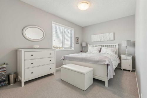 5945 Signal Ridge Heights Sw, Calgary, AB - Indoor Photo Showing Bedroom