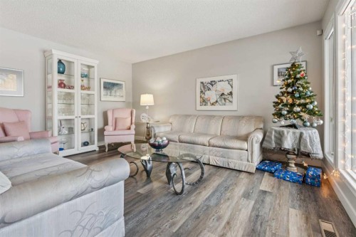 5945 Signal Ridge Heights Sw, Calgary, AB - Indoor Photo Showing Living Room