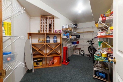 247 Mt Selkirk Close Se, Calgary, AB - Indoor