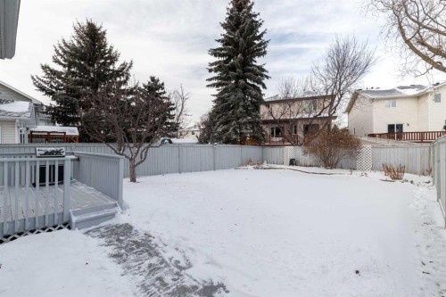 247 Mt Selkirk Close Se, Calgary, AB - Outdoor