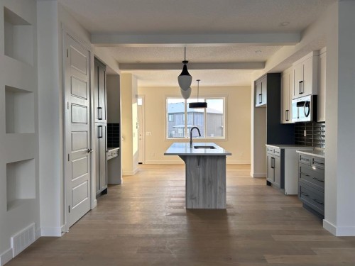 25 Sora Gate Se, Calgary, AB - Indoor Photo Showing Kitchen