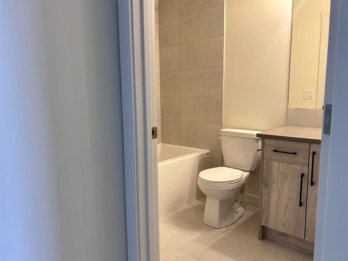 25 Sora Gate Se, Calgary, AB - Indoor Photo Showing Bathroom