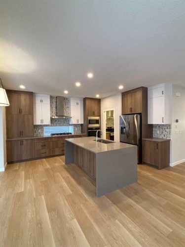 2762 Baywater Landing, Airdrie, AB - Indoor Photo Showing Kitchen