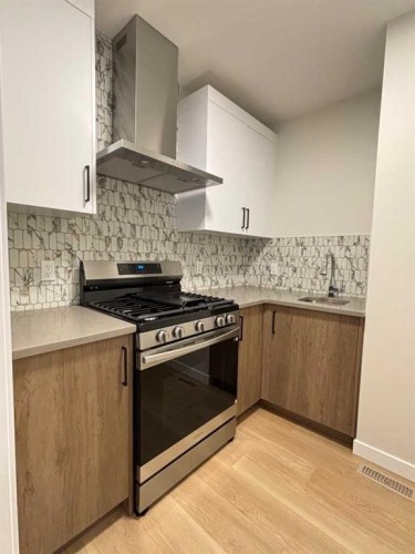 2762 Baywater Landing, Airdrie, AB - Indoor Photo Showing Kitchen