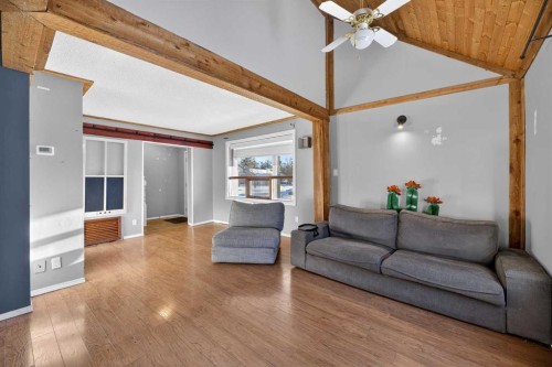 4806 49 Street, Olds, AB - Indoor Photo Showing Living Room