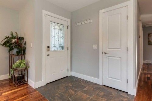 32 Calandar Road Nw, Calgary, AB - Indoor Photo Showing Other Room