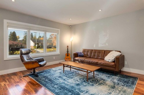 32 Calandar Road Nw, Calgary, AB - Indoor Photo Showing Living Room