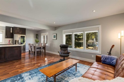 32 Calandar Road Nw, Calgary, AB - Indoor Photo Showing Living Room
