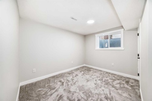 6791 Malvern Road Ne, Calgary, AB - Indoor Photo Showing Other Room