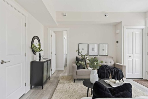 1005-60 Howse Lane Ne, Calgary, AB - Indoor