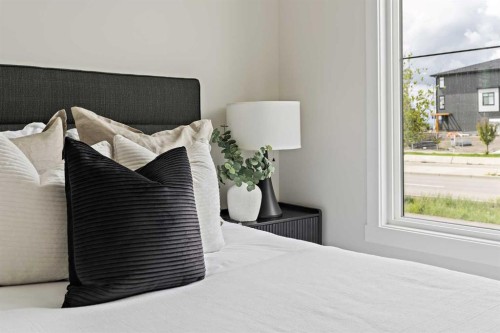 1005-60 Howse Lane Ne, Calgary, AB - Indoor Photo Showing Bedroom