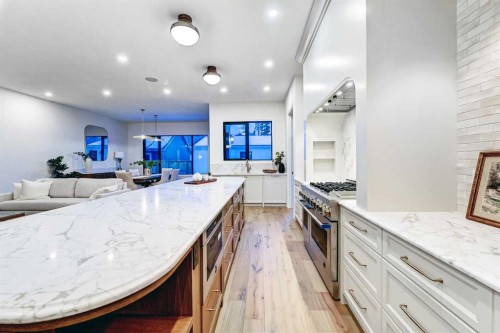 1936 31 Avenue Sw, Calgary, AB - Indoor Photo Showing Kitchen With Upgraded Kitchen