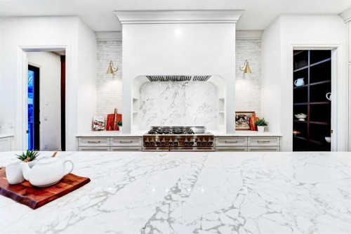 1936 31 Avenue Sw, Calgary, AB - Indoor Photo Showing Kitchen