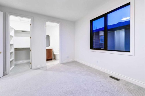 1936 31 Avenue Sw, Calgary, AB - Indoor Photo Showing Other Room