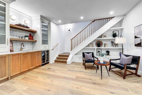 1936 31 Avenue Sw, Calgary, AB - Indoor Photo Showing Other Room