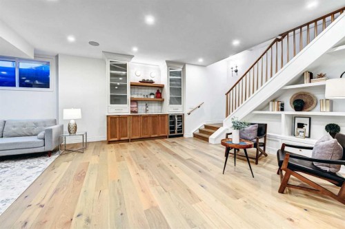 1936 31 Avenue Sw, Calgary, AB - Indoor Photo Showing Living Room