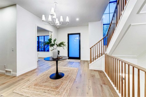 1936 31 Avenue Sw, Calgary, AB - Indoor Photo Showing Other Room