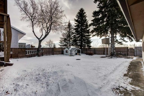 5501 58 Street, Olds, AB - Outdoor