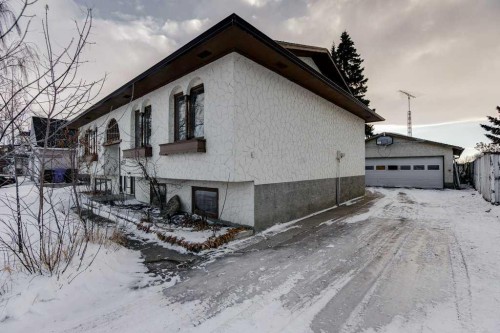 5501 58 Street, Olds, AB - Outdoor