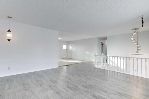 5501 58 Street, Olds, AB - Indoor Photo Showing Other Room