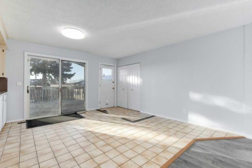 5501 58 Street, Olds, AB - Indoor Photo Showing Other Room