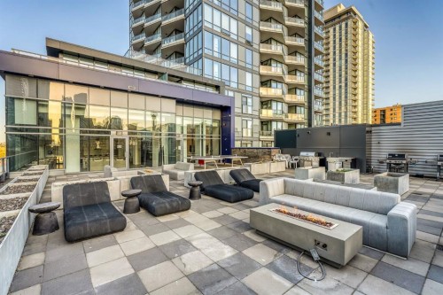 1403-615 6 Avenue Se, Calgary, AB - Outdoor