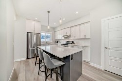 934 Cobblemore Common SW Airdrie, AB T4B 5L9