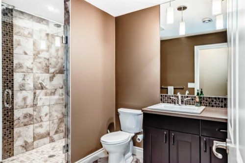 97 Auburn Glen Drive Se, Calgary, AB - Indoor Photo Showing Bathroom