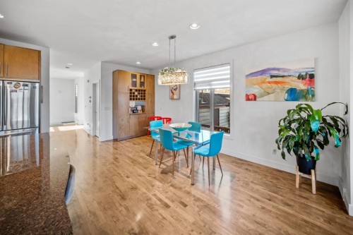 528 31 Street Nw, Calgary, AB - Indoor Photo Showing Dining Room