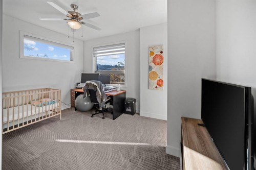 528 31 Street Nw, Calgary, AB - Indoor