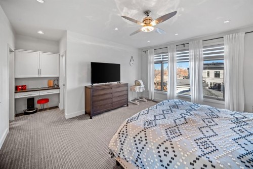 528 31 Street Nw, Calgary, AB - Indoor Photo Showing Bedroom